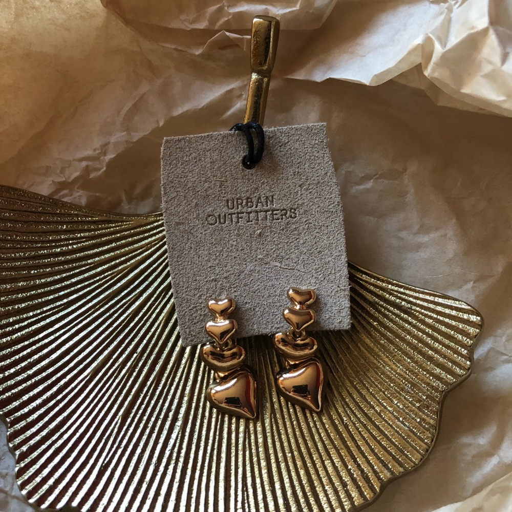 UO heart earrings